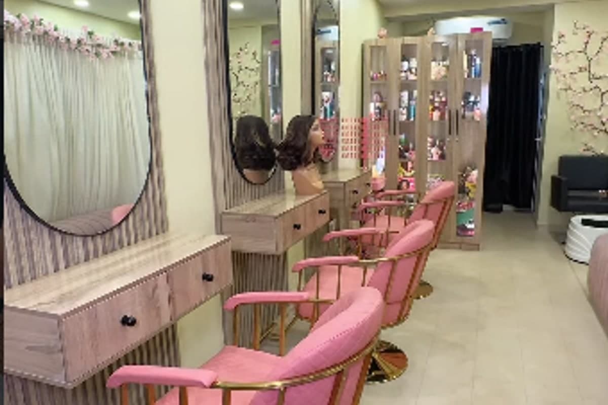 RĀY Beauty Studio interior aesthetic